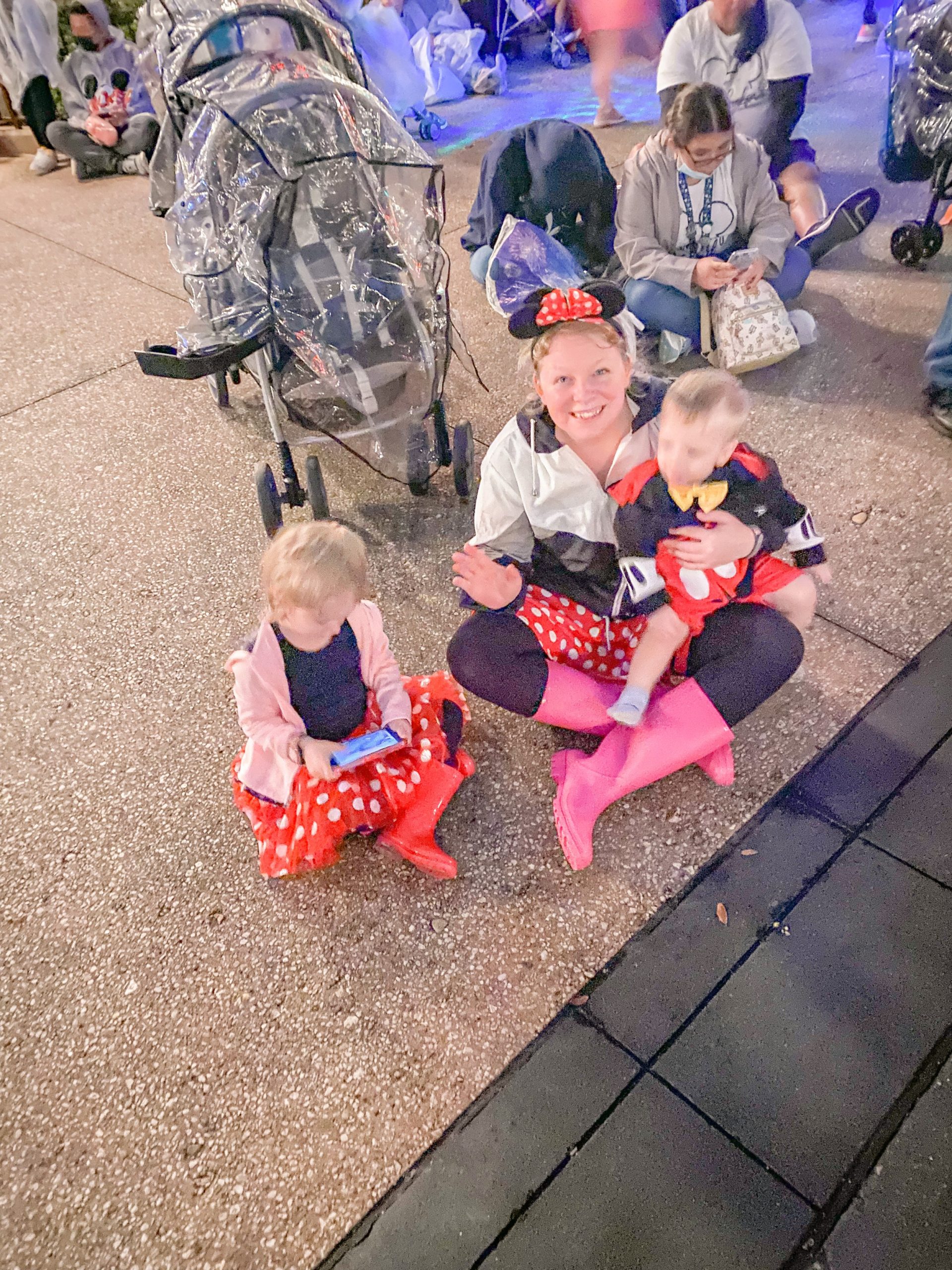  Waiting patiently for fireworks after dinner! 